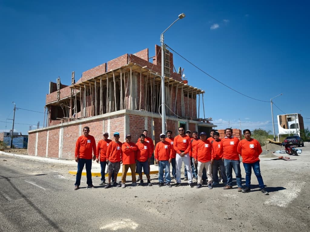 Equipo HIMIK SAC en obra civil