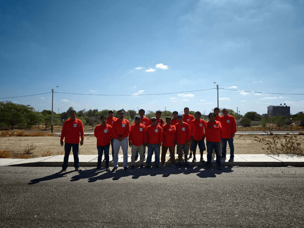 Personal operativo HIMIK SAC en terreno